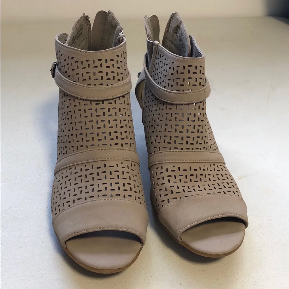 Easy Street Cardigan Sandals